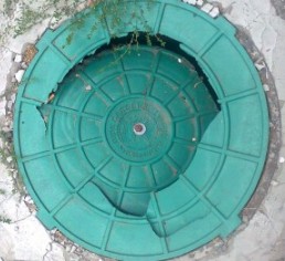 Некачественный канализационный люк
